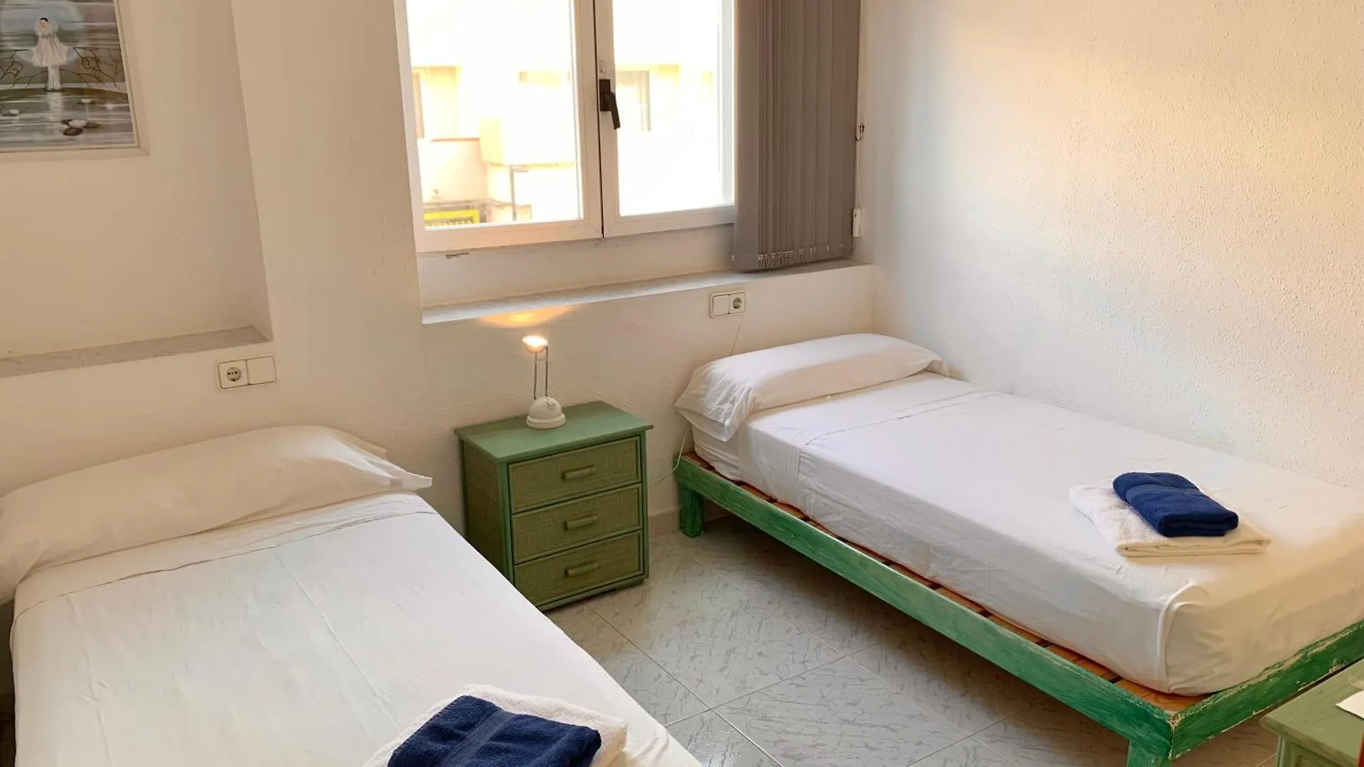 Apt Borras & Roca Plana, Fronte Mare Es Pujols Spain